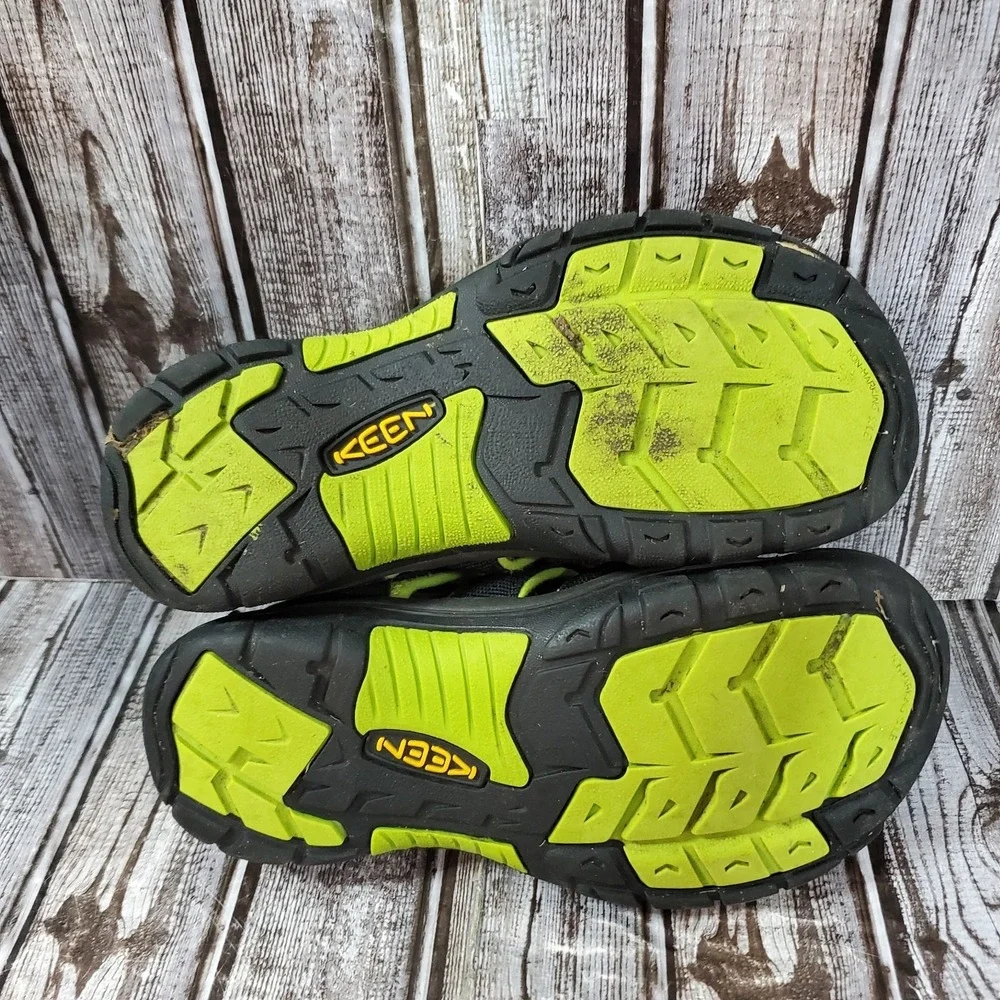Keen Youth Newport H2 Waterproof Sandals Black Green Hiking Outdoor Trail Size 5